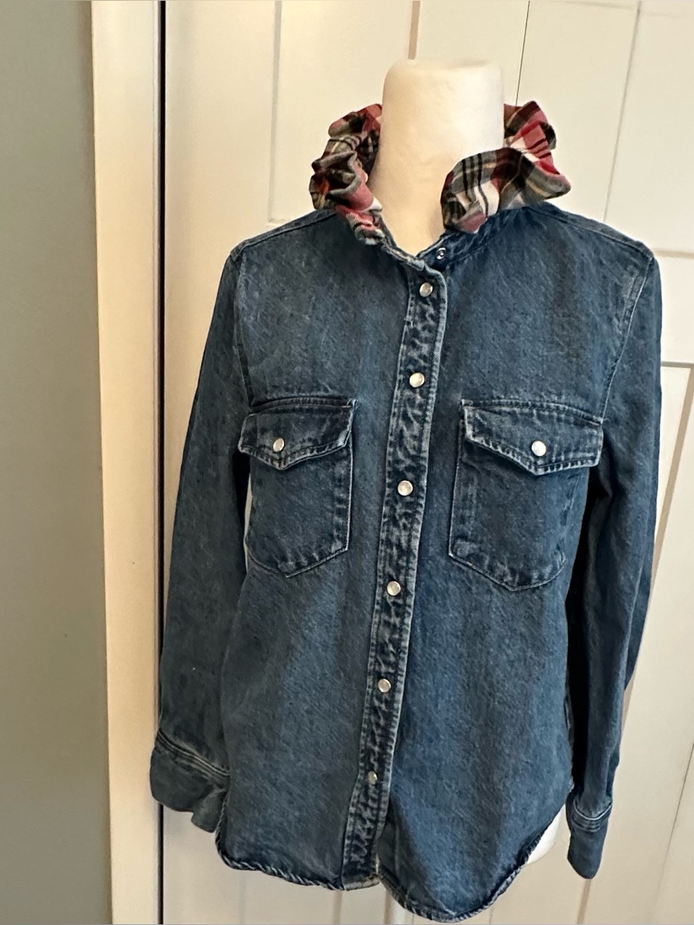 Women - Upcycled (reworked) denim shirt with ruffled collar